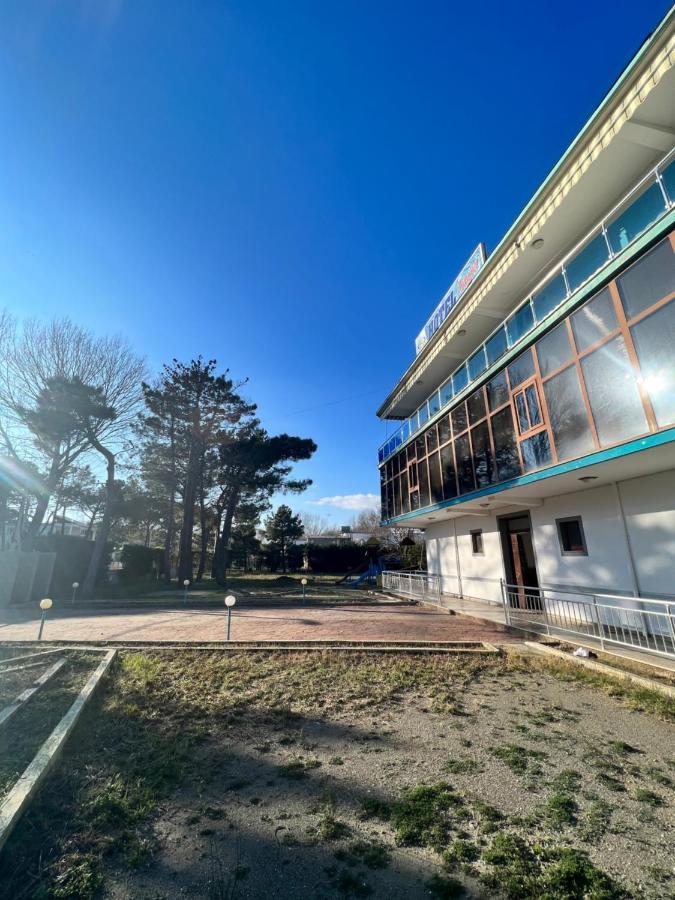 Kamberi Hotel & Apartments 2 Velipojë Buitenkant foto