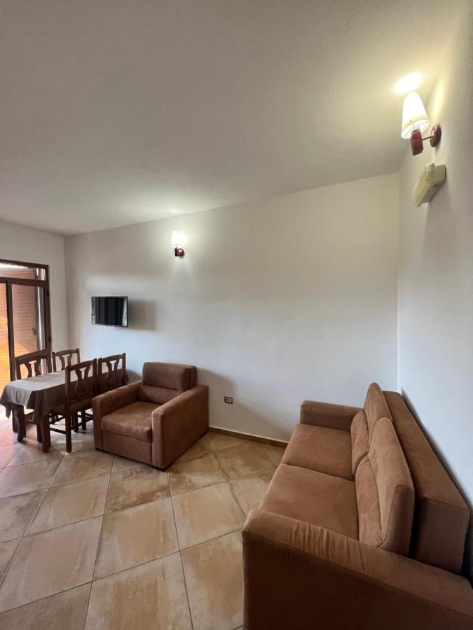 Kamberi Hotel & Apartments 2 Velipojë Buitenkant foto